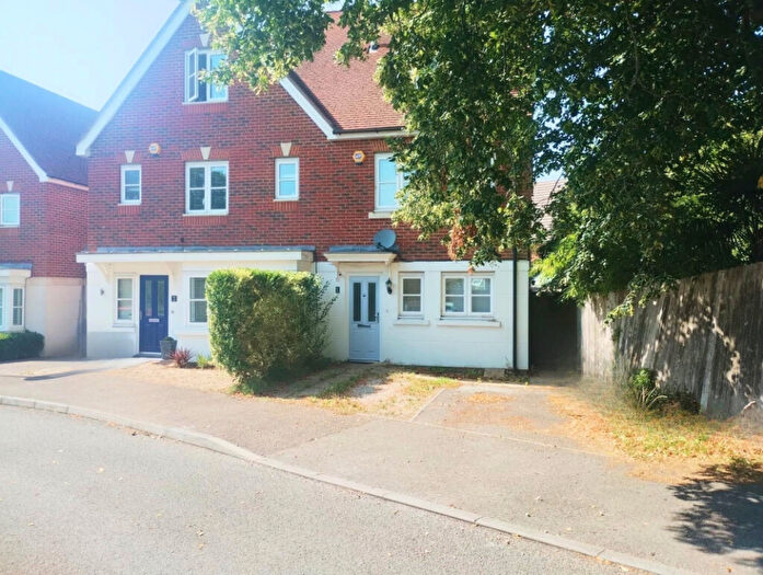 3 Bedroom Town House For Sale In Montgomery Way, Kenley, CR8