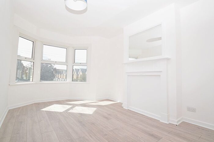 2 Bedroom Flat To Rent In Abbey Terrace, London, SE2