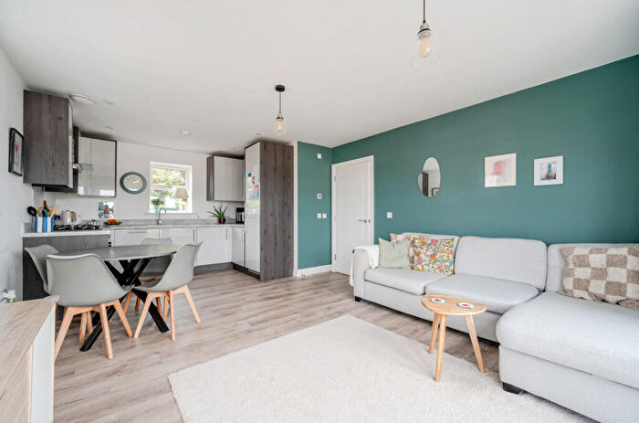 2 Bedroom Apartment For Sale In Oldfield Road, Maidenhead, Berkshire, SL6