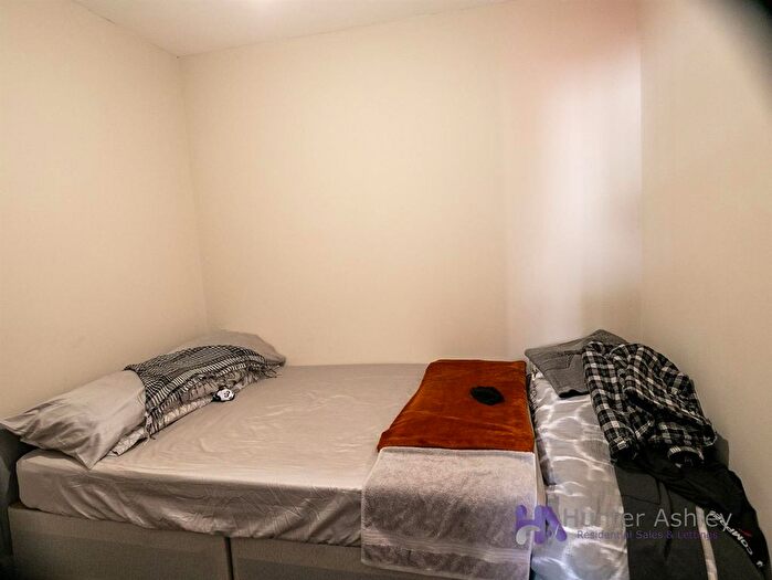 1 Bedroom Detached House To Rent In Hillside, Slough, SL1