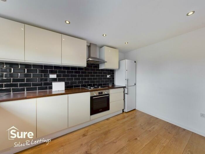 3 Bedroom Maisonette To Rent In Malvern Way, Hemel Hempstead, Hertfordshire, HP2