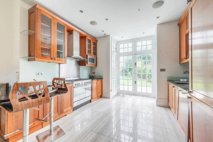 3 Bedroom Maisonette To Rent In London Road, Harrow On The Hill, Harrow, HA1