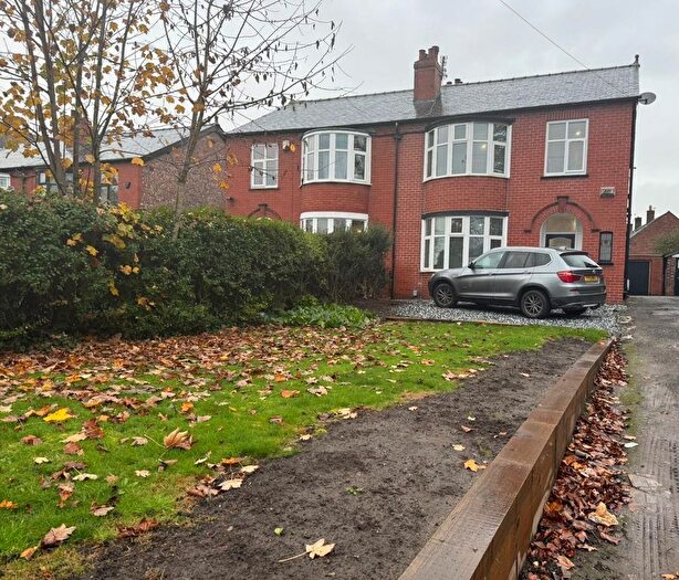 3 Bedroom Semi-Detached House To Rent In Eccles Old Road, Salford, M6