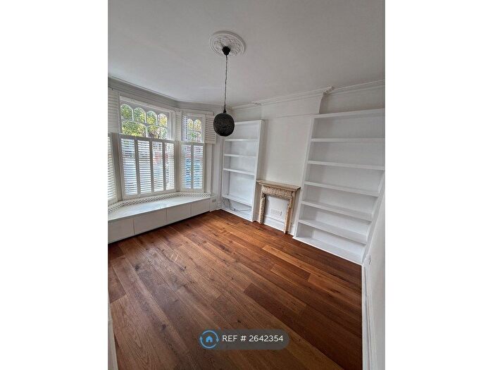 2 Bedroom Flat To Rent In Kempe Road, London, NW6