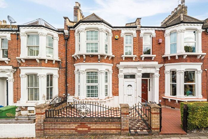 6 Bedroom Terraced House To Rent In Ivydale Road, Peckham, SE15