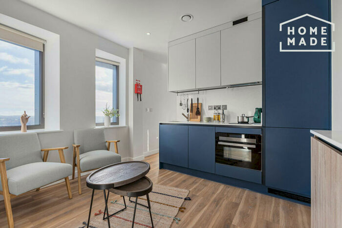 Flat To Rent In Enclave Croydon, CR0