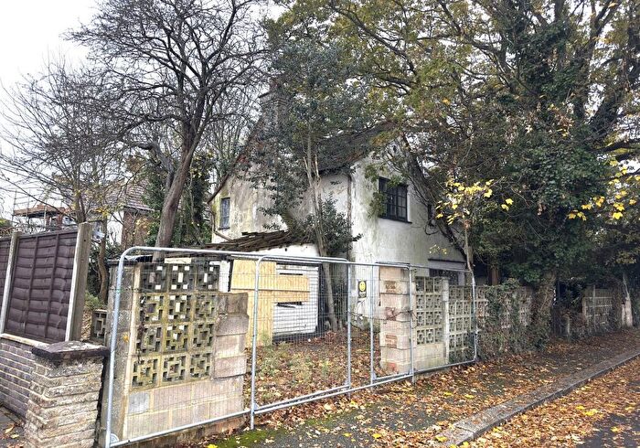 4 Bedroom Detached House For Sale In Normanton Avenue, Bognor Regis, West Sussex, PO21