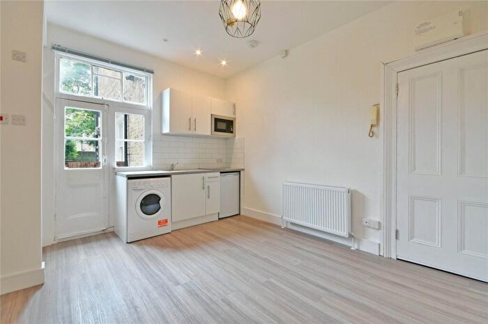 Studio To Rent In Buckley Road, Kilburn, NW6