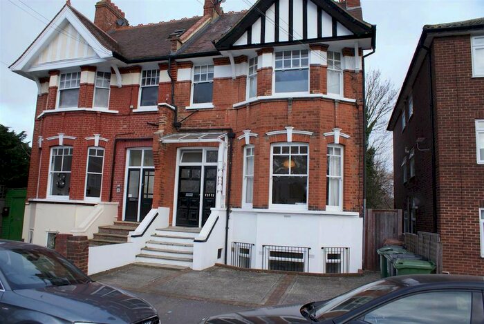 1 Bedroom Flat To Rent In Connaught Avenue, London, E4