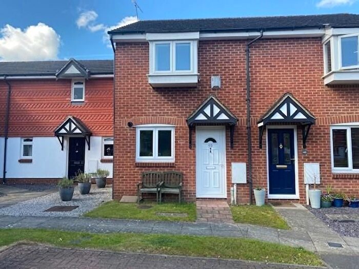 2 Bedroom Terraced House To Rent In Eyston Drive, Weybridge, KT13