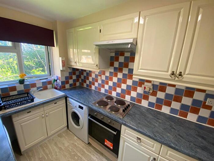 1 Bedroom Flat To Rent In Gartons Close, Enfield, EN3