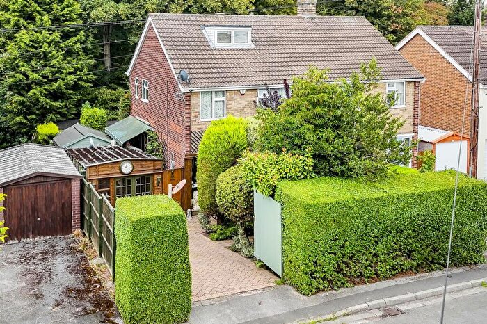 3 Bedroom Semi-Detached House For Sale In Willow Crescent, Gedling, NG4