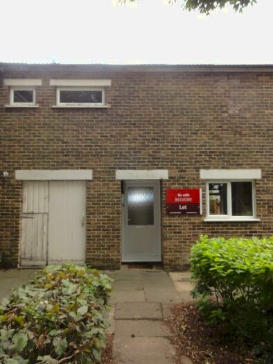 3 Bedroom Terraced House To Rent In Azalea Court, Floral Way, Andover, SP10