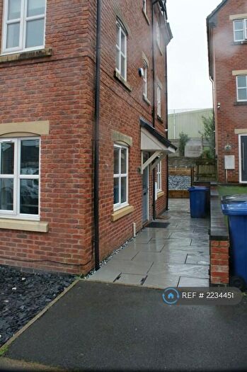 4 Bedroom Semi-Detached House To Rent In Sweet Briar Close, Clayton Le Moors, Accrington, BB5