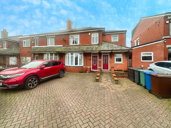 4 Bedroom Semi Detached House For Sale In Manchester Road, Bury, BL9