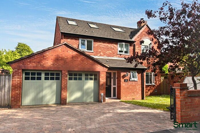 5 Bedroom Detached House For Sale In Lords Way, Exeter, EX2