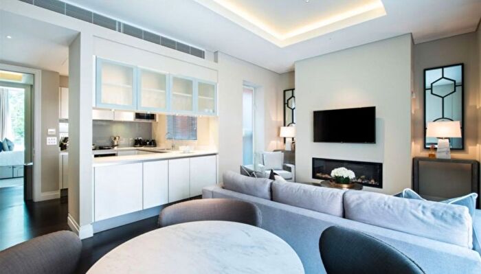 1 Bedroom Flat To Rent In Green Street, Mayfair, W1K