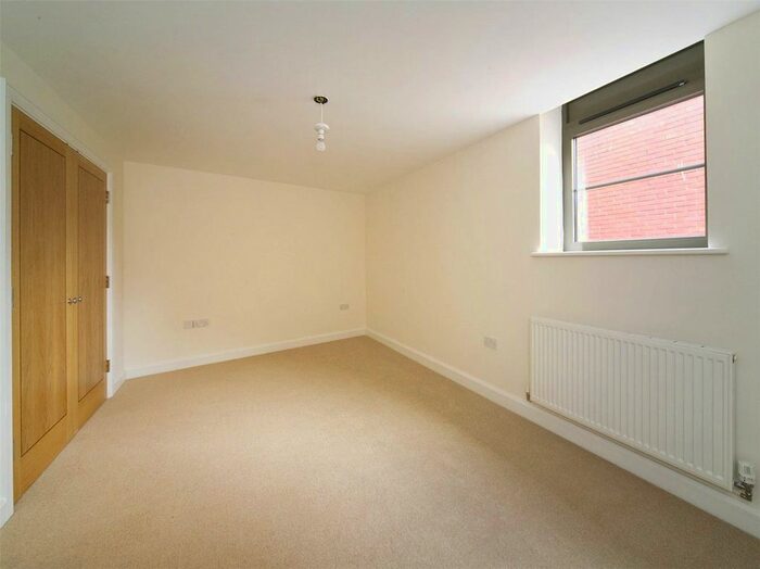 1 Bedroom Flat To Rent In Oxford Road East, Windsor, Berkshire, SL4