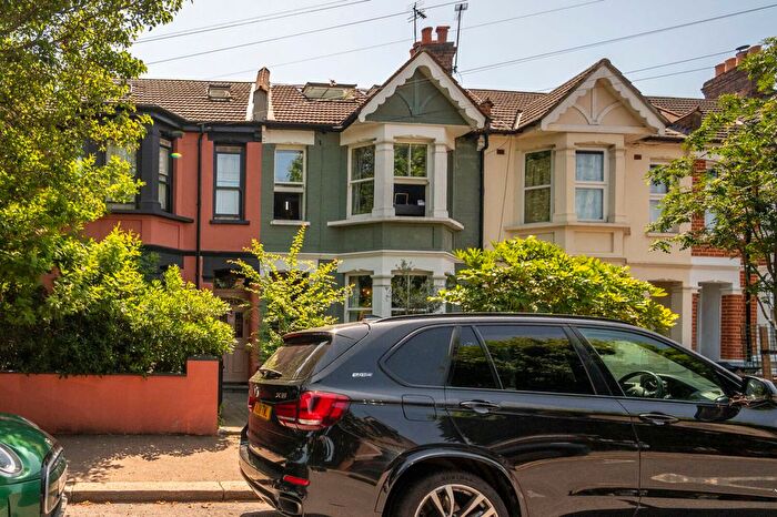 5 Bedroom Terraced House For Sale In Havant Road, Walthamstow, London, E17