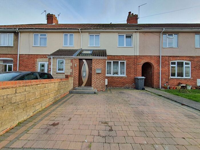 3 Bedroom Terraced House For Sale In Charles Street, Trowbridge, BA14