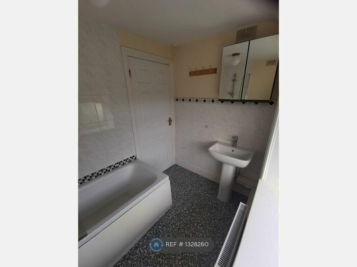 2 Bedroom Maisonette To Rent In Magazine Road, Ashford TN24