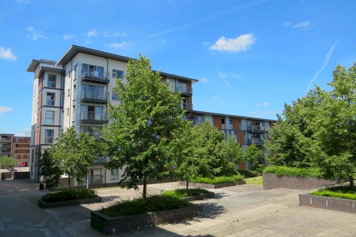 2 Bedroom Apartment To Rent In Three Bridges, Crawley, RH10