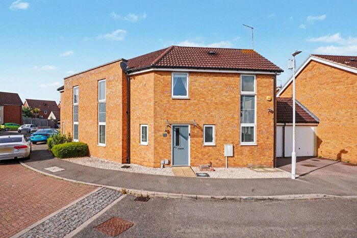 3 Bedroom Semi-Detached House For Sale In Spinel Close, Sittingbourne, ME10