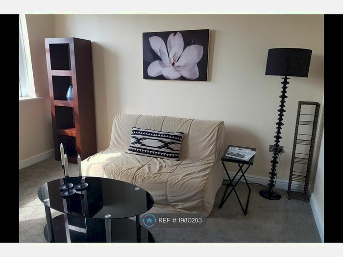 1 Bedroom Flat To Rent In South Lambeth Rd, London, SW8