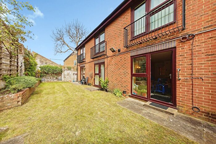 1 Bedroom Flat For Sale In Coombe Valley Road, Dover, Kent, CT17