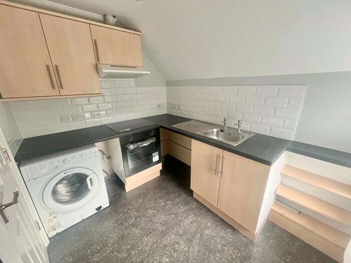 Apartment To Rent In High Street, West End, SO30