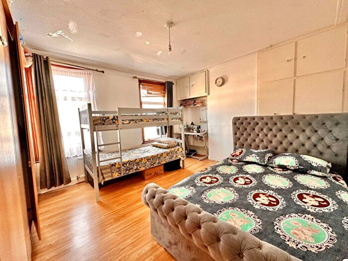 1 Bedroom Flat To Rent In Ley Street, Ilford, IG1