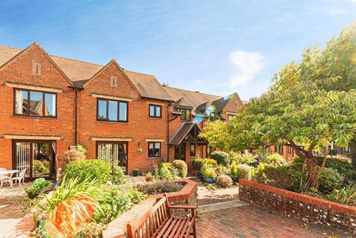 1 Bedroom Flat For Sale In Parsonage Court, Highworth, Swindon, SN6
