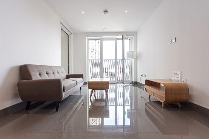 1 Bedroom Flat To Rent In St. Georges Circus, Blackfriars Road, SE1