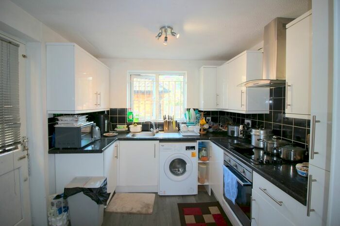 3 Bedroom Detached House To Rent In Tollgate Road, London, E6