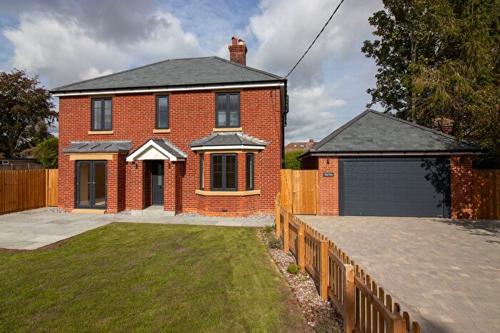 5 Bedroom Detached House For Sale In South Road, Alresford, SO24
