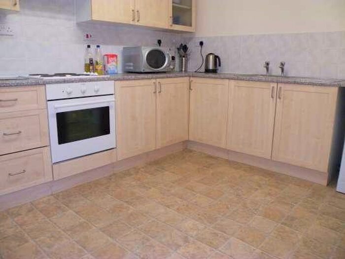 2 Bedroom Apartment To Rent In South Street, Peterborough, Cambridgeshire, PE2
