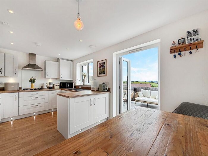 3 Bedroom Property For Sale In Mallow Place, Newton Abbot, TQ12