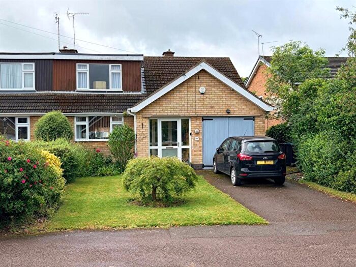 3 Bedroom House For Sale In Stonehill Drive, Great Glen, Leicester, LE8