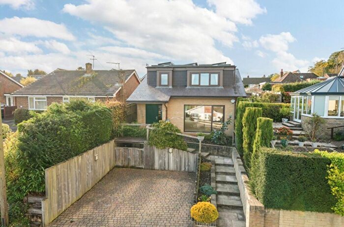 3 Bedroom Detached House To Rent In Crescent Close, Winchester, Hampshire, SO22
