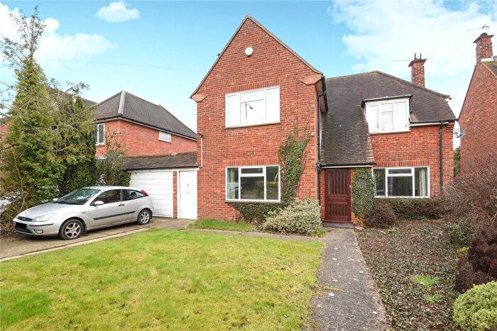 3 Bedroom Detached House For Sale In Hawthorne Way, Sonning, Reading, Berkshire, RG4