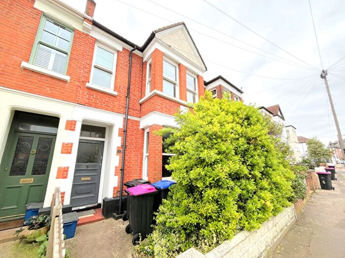 4 Bedroom Semi Detached House To Rent In Hermitage Road, Westcliff-On-Sea, SS0