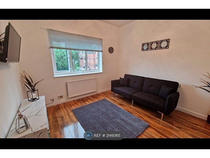 1 Bedroom Flat To Rent In Polygon Road, Crumpsall, M8