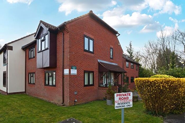 2 Bedroom Apartment For Sale In Stuart Court, Amersham, HP6