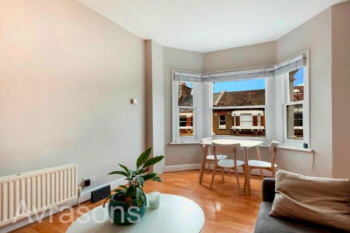 2 Bedroom Flat To Rent In Handforth Road, London, SW9