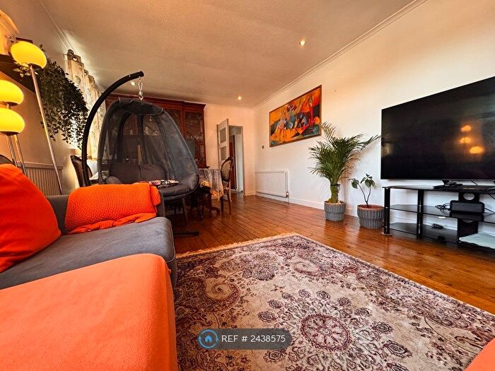 2 Bedroom Flat To Rent In Weston Road, Bromley, BR1