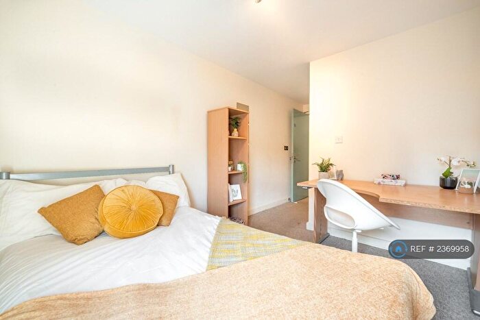 5 Bedroom Flat To Rent In Regent Terrace, Sheffield, S3