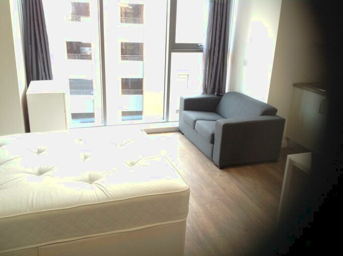 Studio To Rent In Moorfields, L2