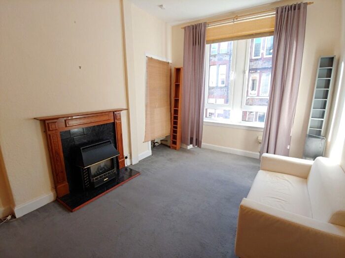 1 Bedroom Flat To Rent In Rossie Place, Edinburgh, EH7