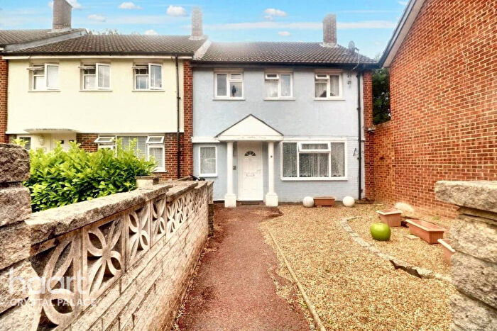 3 Bedroom Terraced House For Sale In The Lawns, London, SE19
