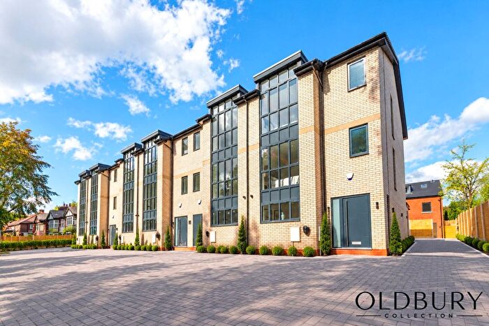 4 Bedroom End Of Terrace House For Sale In Bury Old Road, Salford, Greater Manchester, M7
